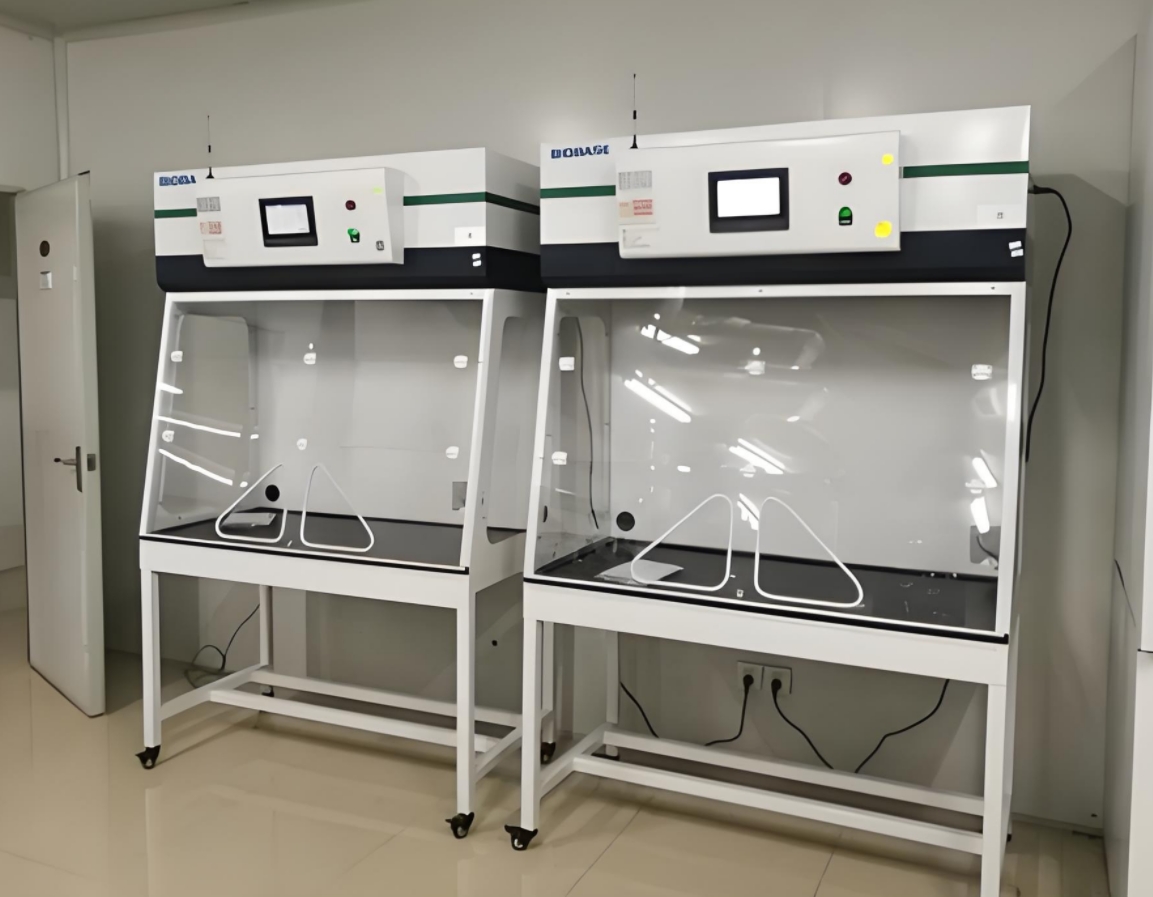 1600 Defender Echo Filtered Fume Hoods1